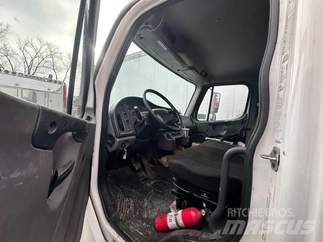 Freightliner M2 탑차 트럭