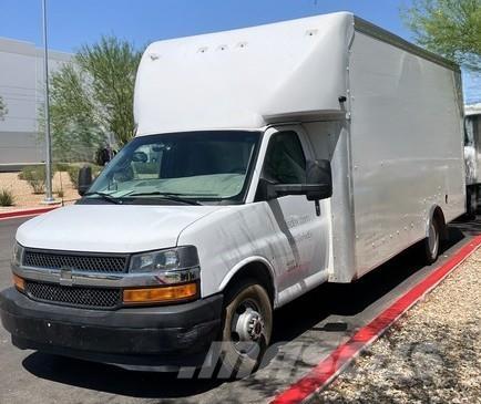 GMC Savana 4500 탑차 트럭