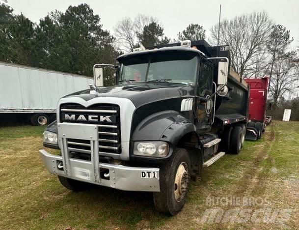 Mack GU713 덤프 트럭