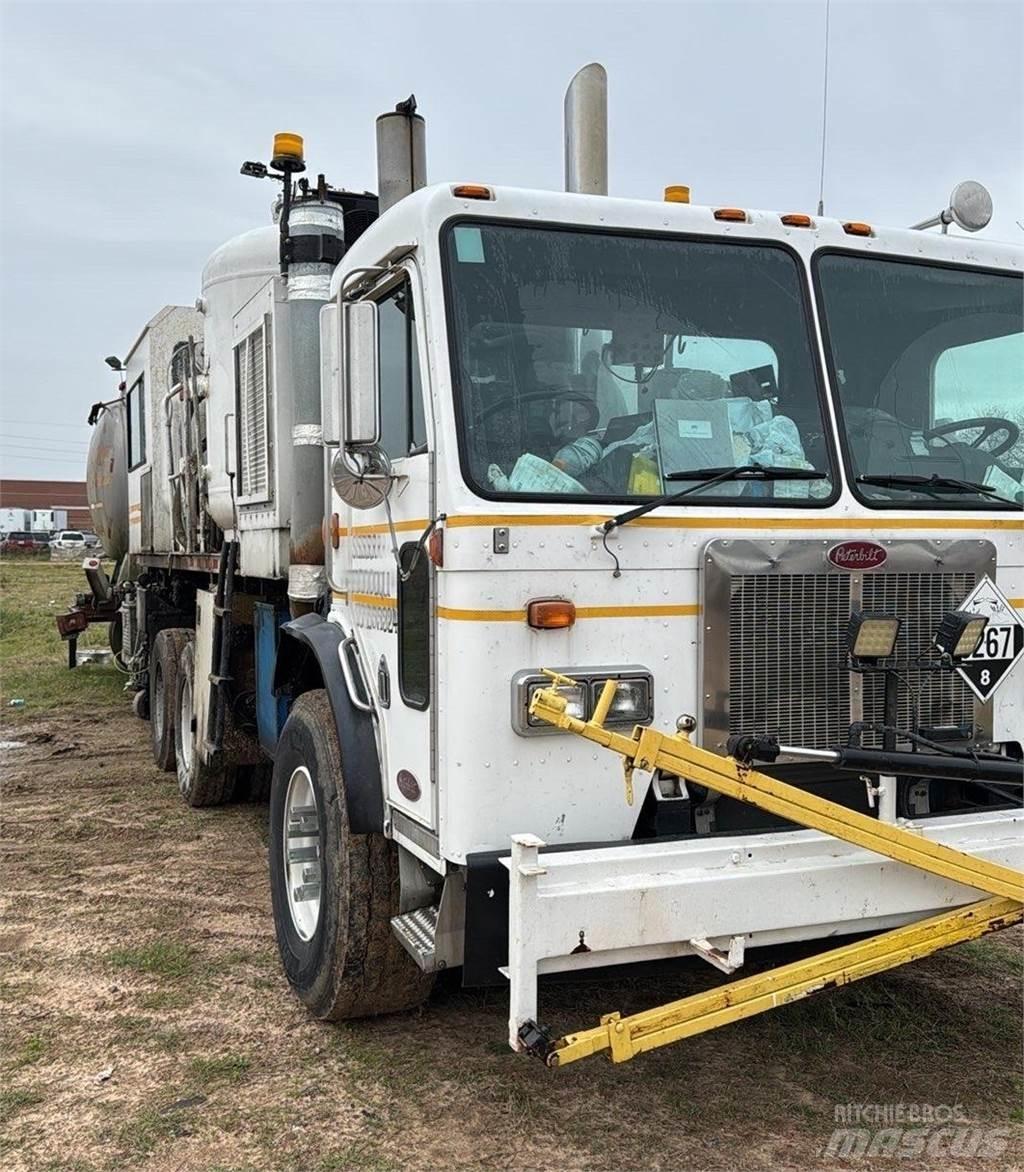 Peterbilt 320 기타 트럭