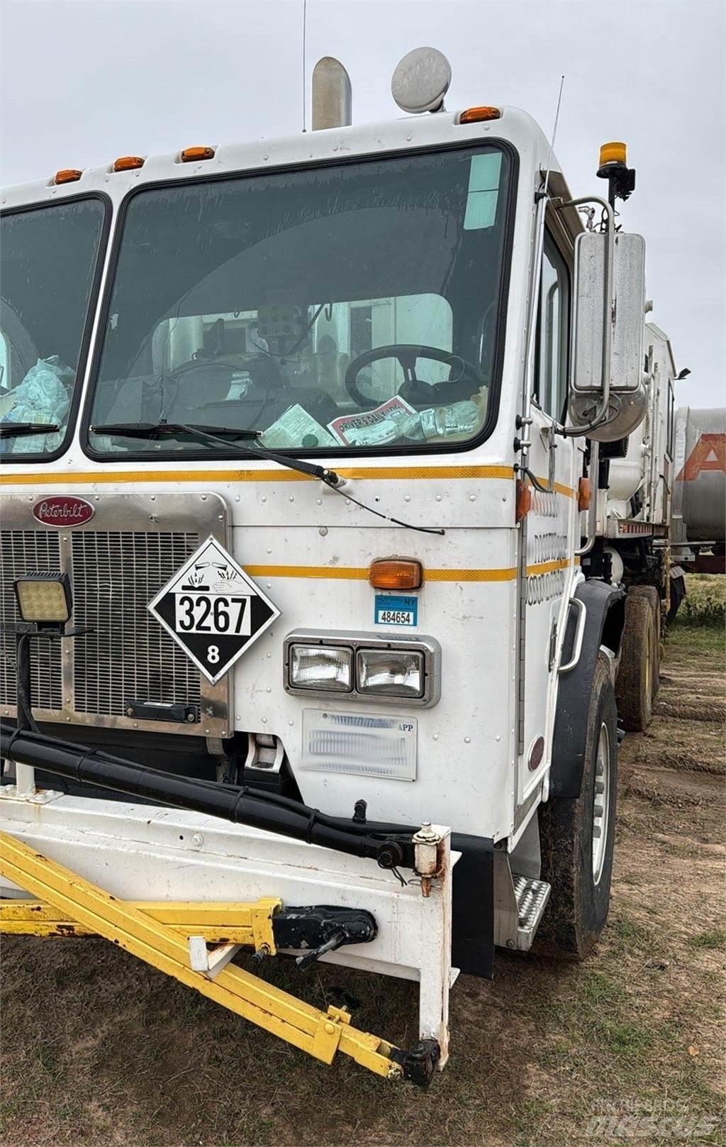 Peterbilt 320 기타 트럭