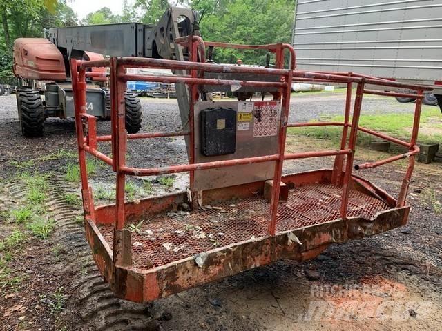 SkyJack SJ66T 자주식 고소작업대
