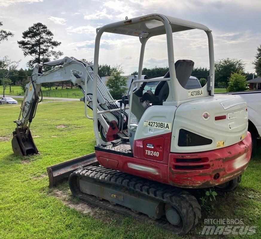 Takeuchi TB240 중형굴삭기 7톤-28톤