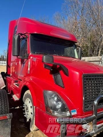 Volvo VNL64T670 트랙터 유닛