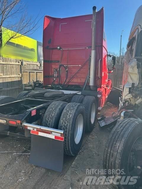 Volvo VNL64T670 트랙터 유닛