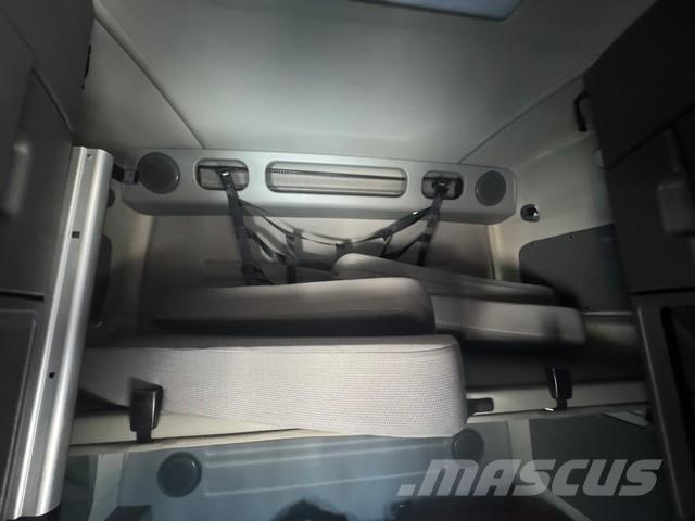 Volvo VNL64T670 트랙터 유닛