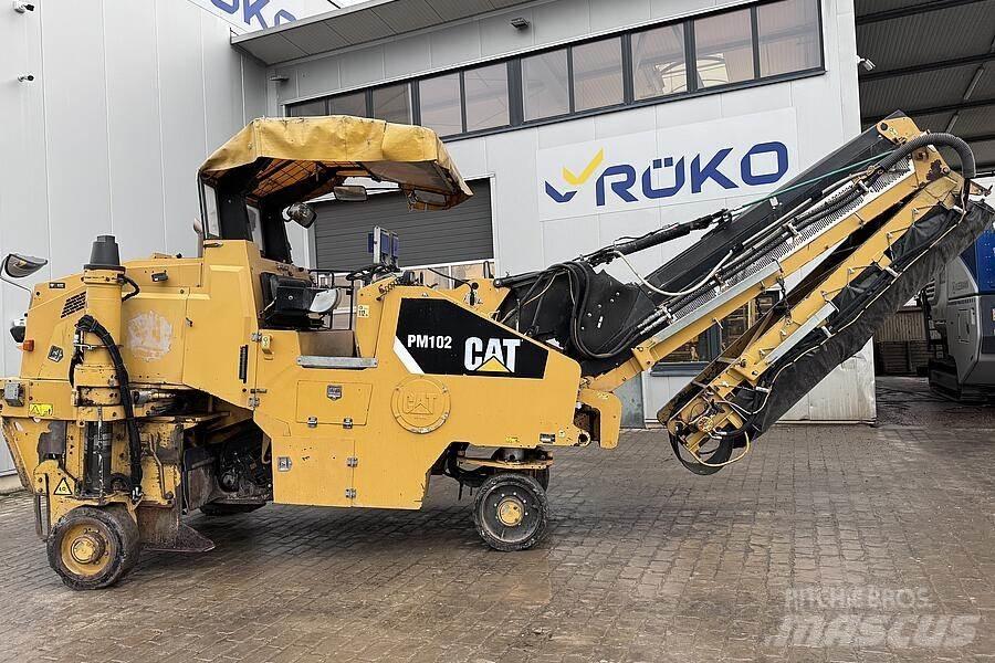 CAT PM 102 아스팔트 콜드 밀링 기계