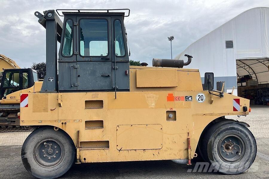 Hamm GRW 15 공기 타이어 롤러
