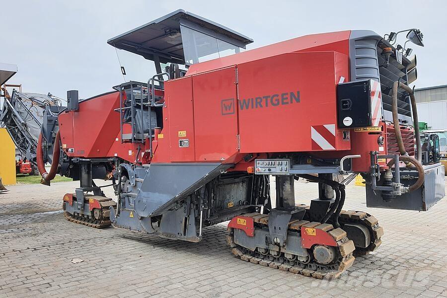 Wirtgen W 220 아스팔트 콜드 밀링 기계