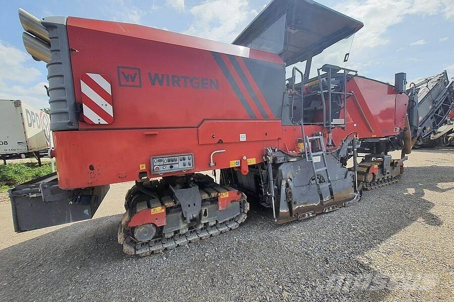 Wirtgen W 220 아스팔트 콜드 밀링 기계