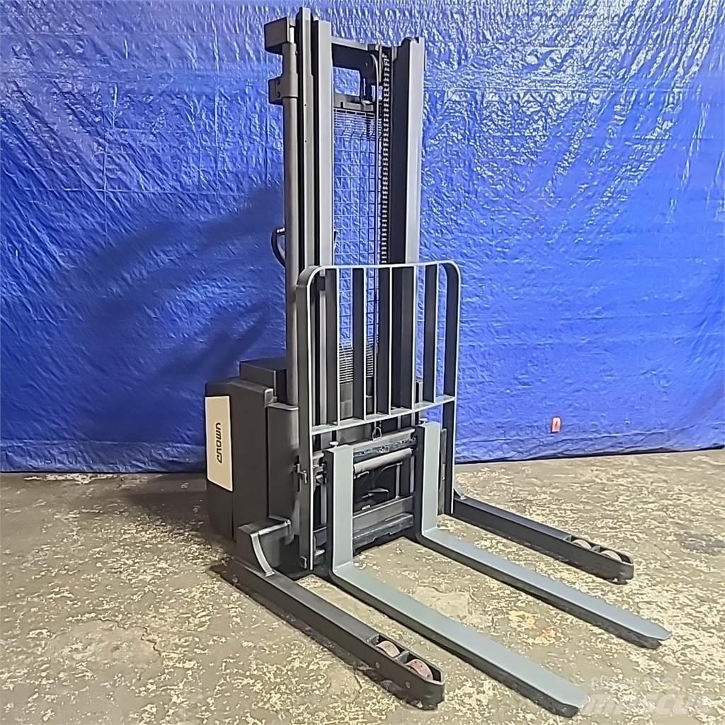 Crown WS2300 보행식 리치 지게차