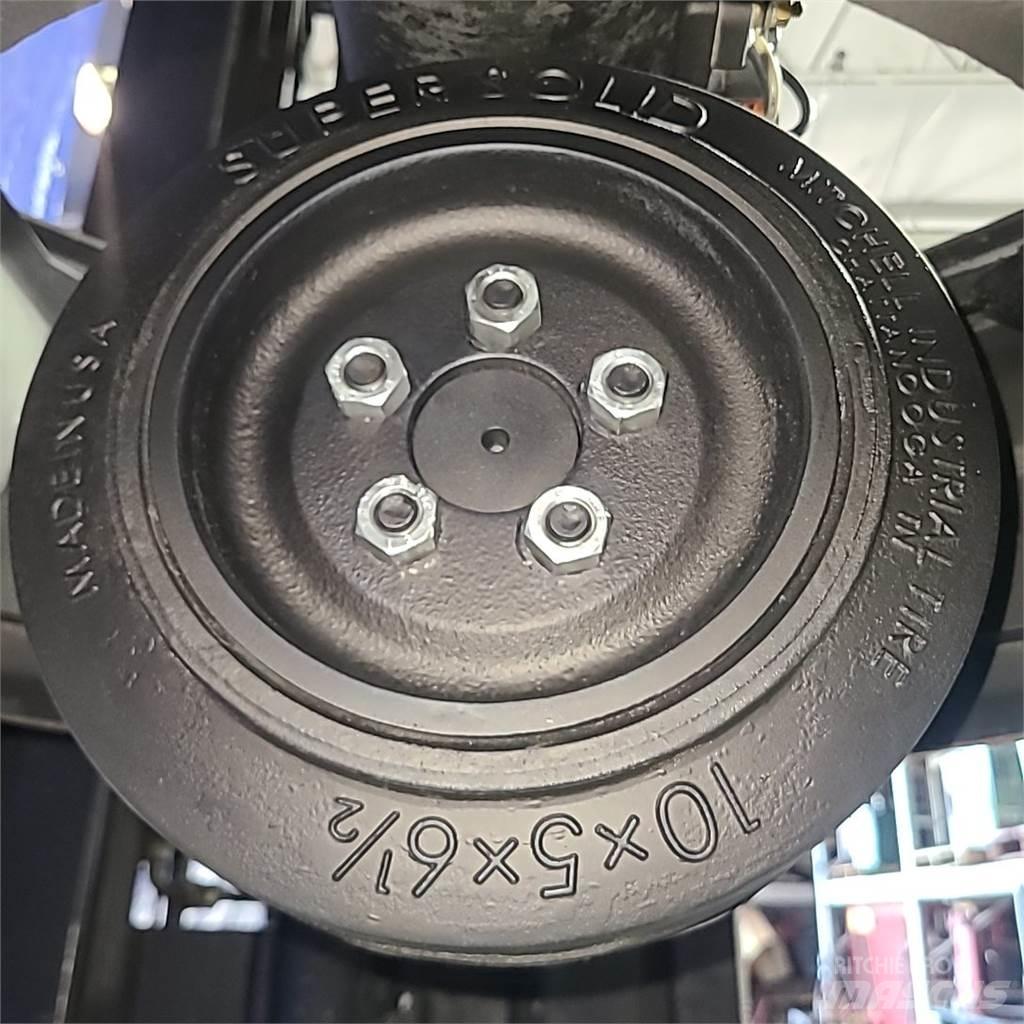 Raymond 8210 핸드파레트 트럭