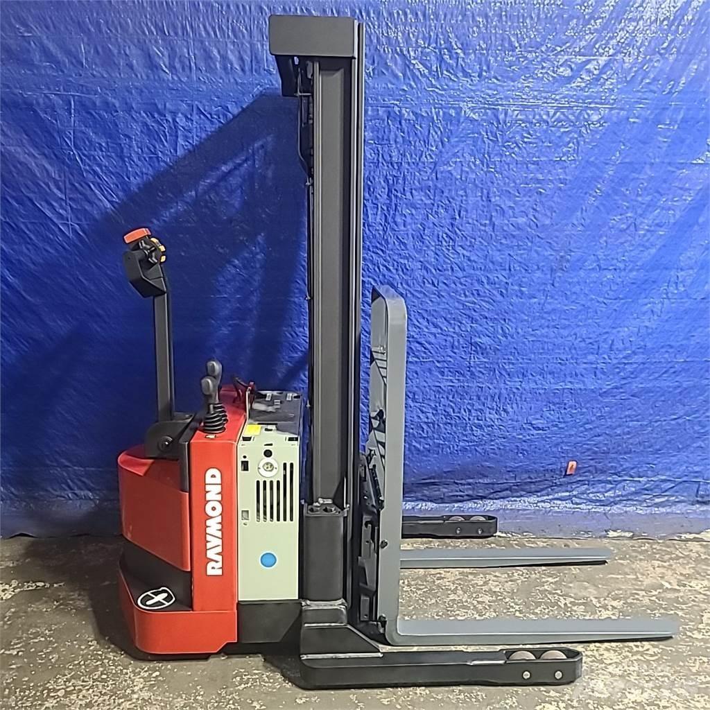Raymond RSS40 보행식 리치 지게차
