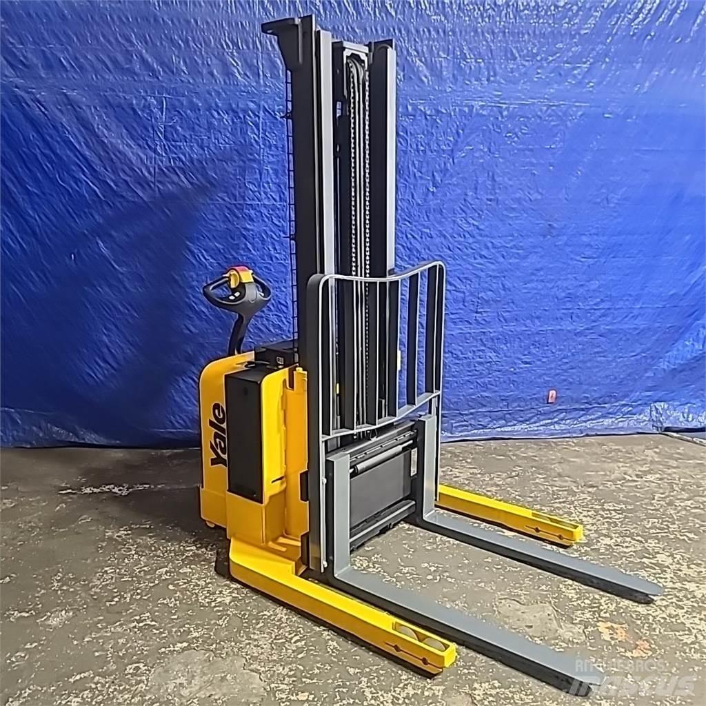 Yale MSW040 보행식 리치 지게차