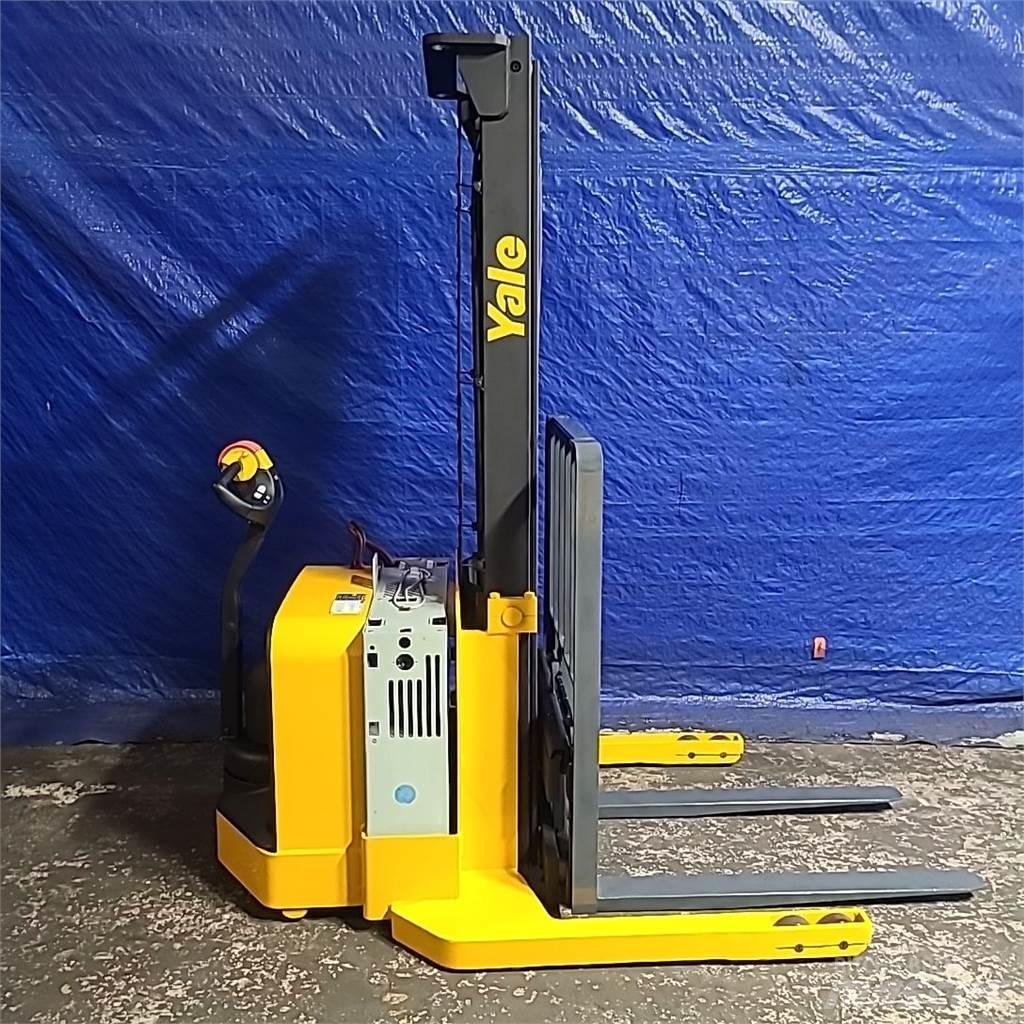 Yale MSW040 보행식 리치 지게차