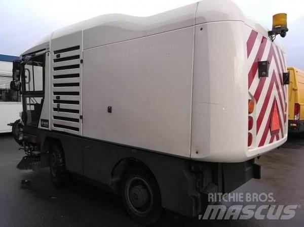 Ravo 530 CD 도로 청소차