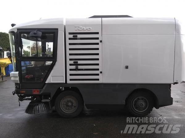 Ravo 530STH 도로 청소차