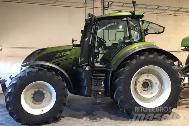 Valtra T235D 트랙터