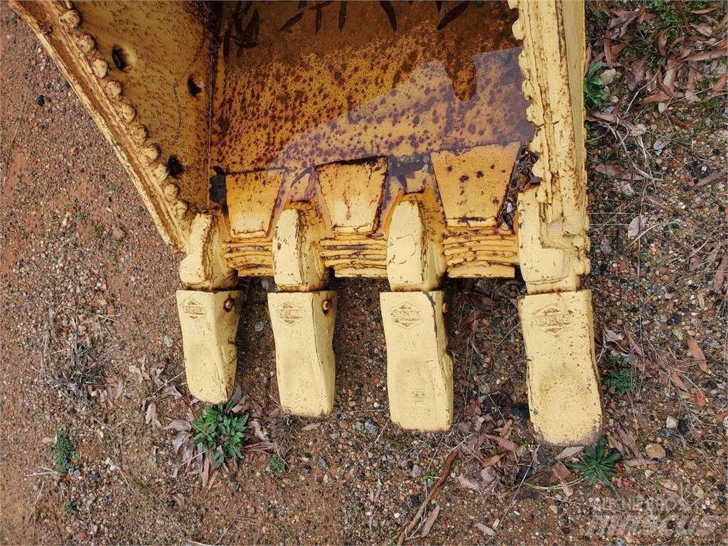 CAT 320 버켓