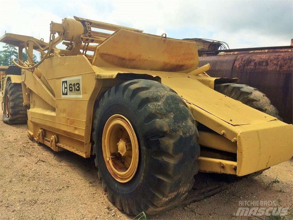 CAT 613 스크레이퍼