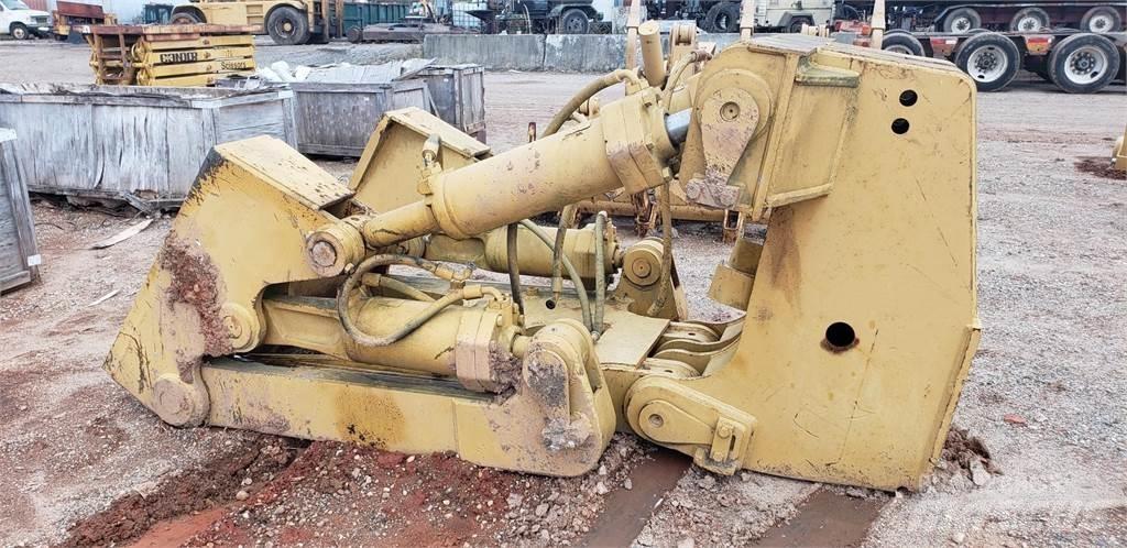 CAT D8R 스크레퍼