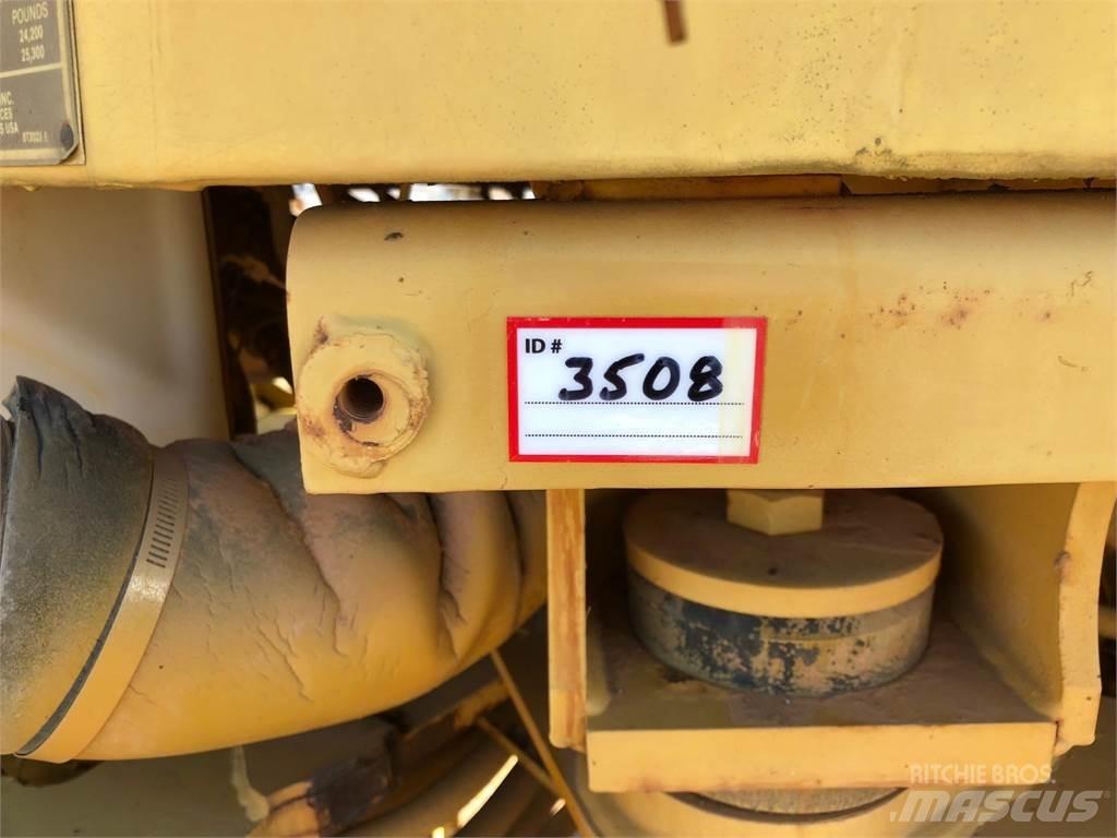CAT IT18B  휠로우더