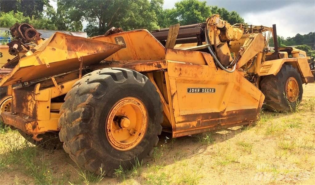 John Deere 762 스크레이퍼