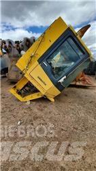 Komatsu WA1200 캐빈 및 인테리어
