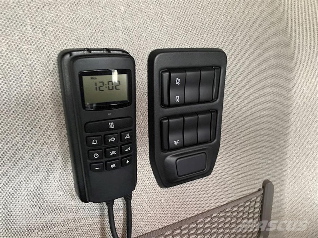 Scania S660 트랙터 유닛