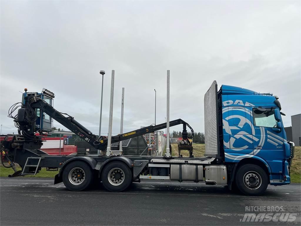 DAF XF530 FAT 6x4 목재 트럭