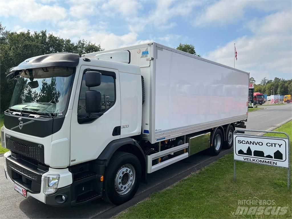 Volvo FE320 6x2*4 탑차 트럭