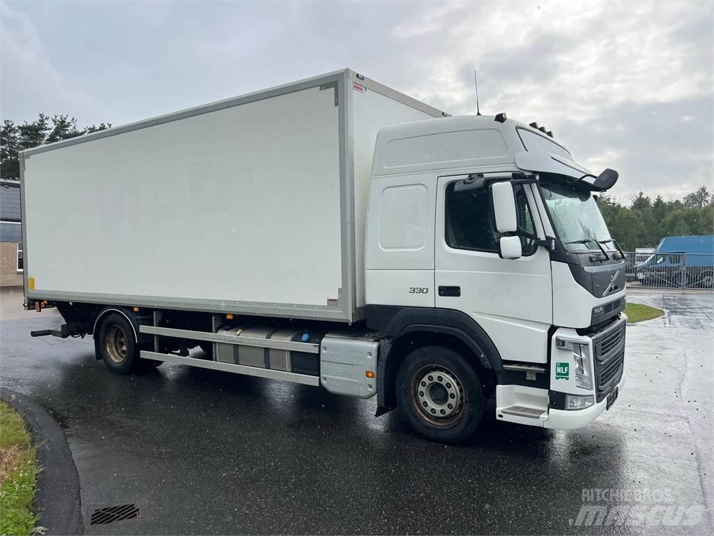 Volvo FM330 탑차 트럭