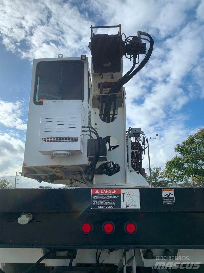 Altec 38103 크레인 트럭