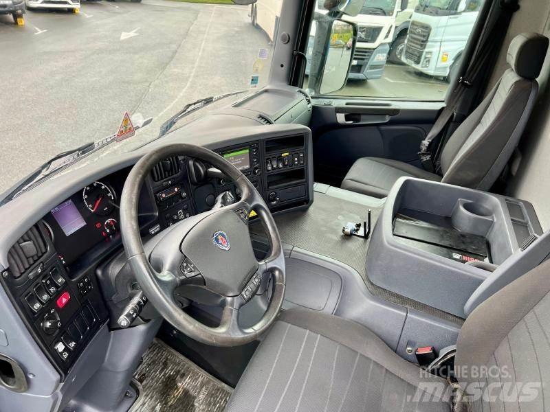 Scania P 410 크레인 트럭