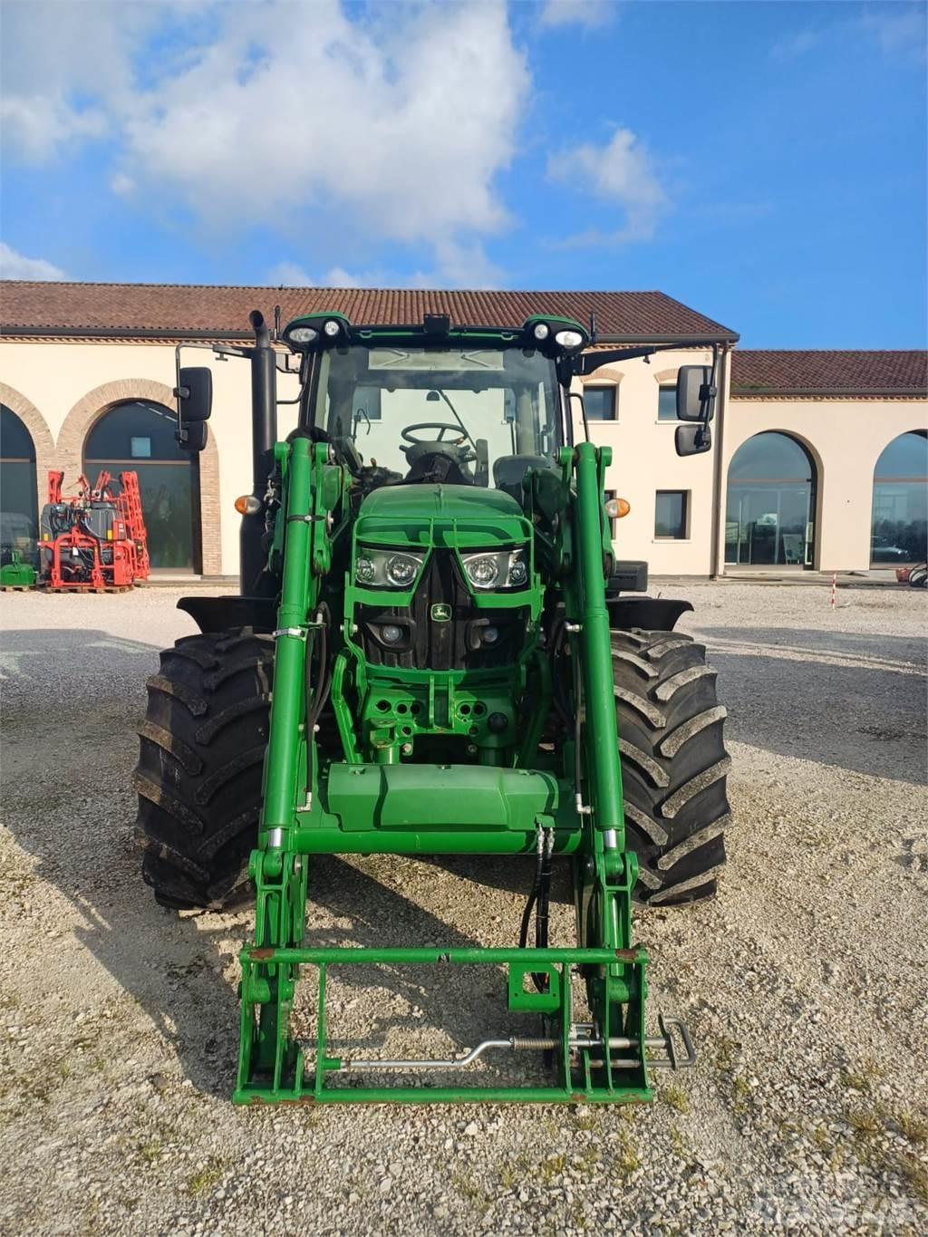 John Deere 6110 R 트랙터