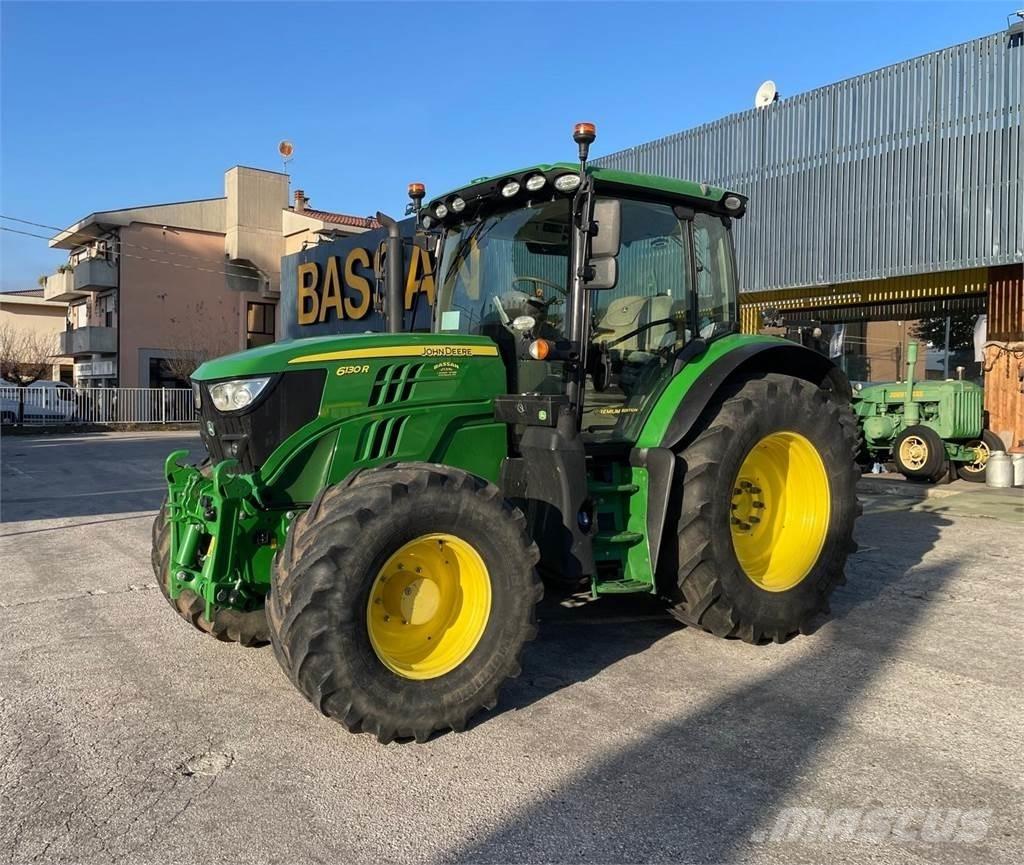 John Deere 6130 R 트랙터