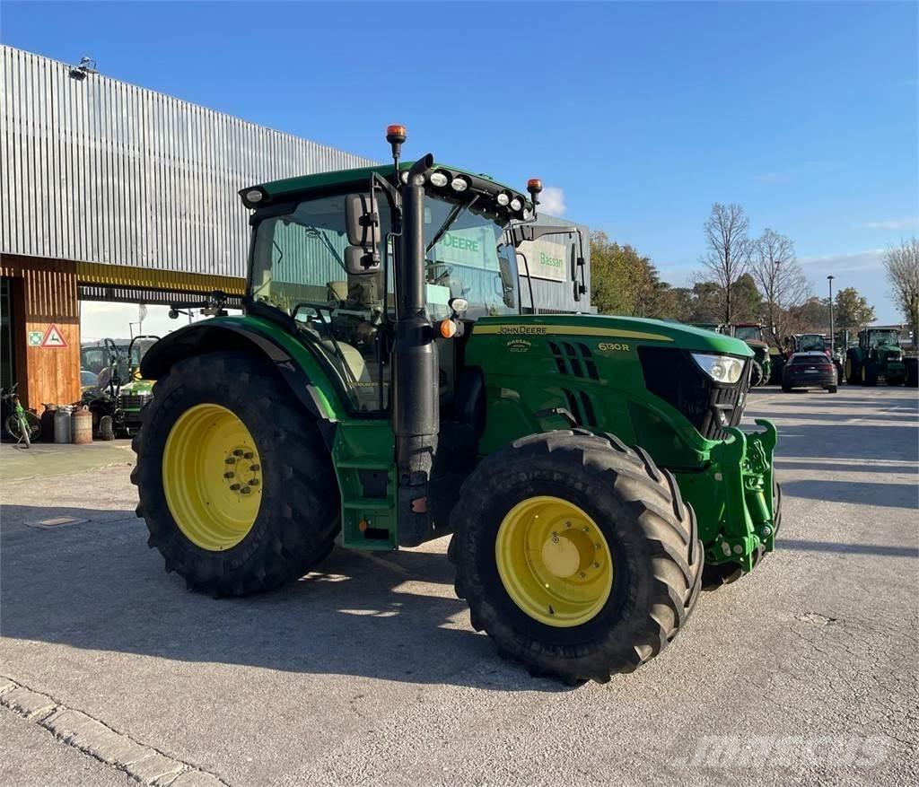 John Deere 6130 R 트랙터