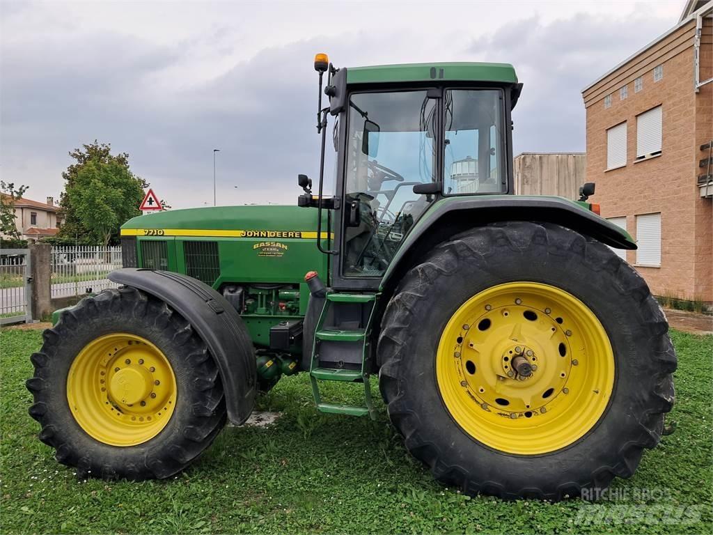 John Deere 7710 트랙터
