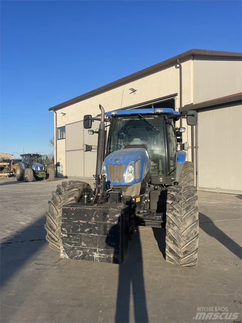 New Holland T6060 트랙터
