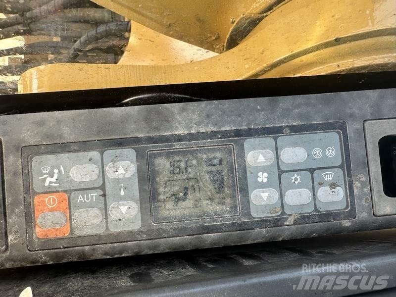 CAT 320 대형 굴삭기 29톤 이상