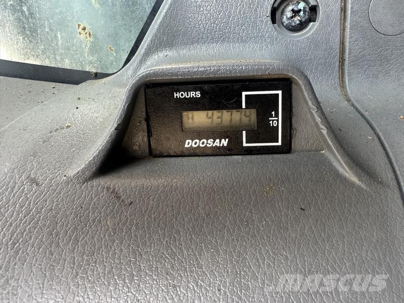 Doosan DX530LC-7 대형 굴삭기 29톤 이상