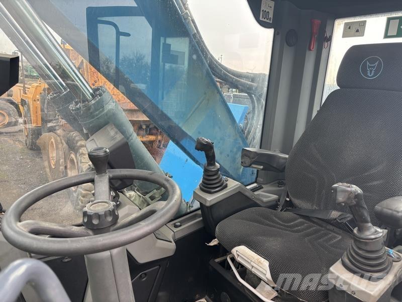 Fuchs MHL320 폐기물/산업 처리기