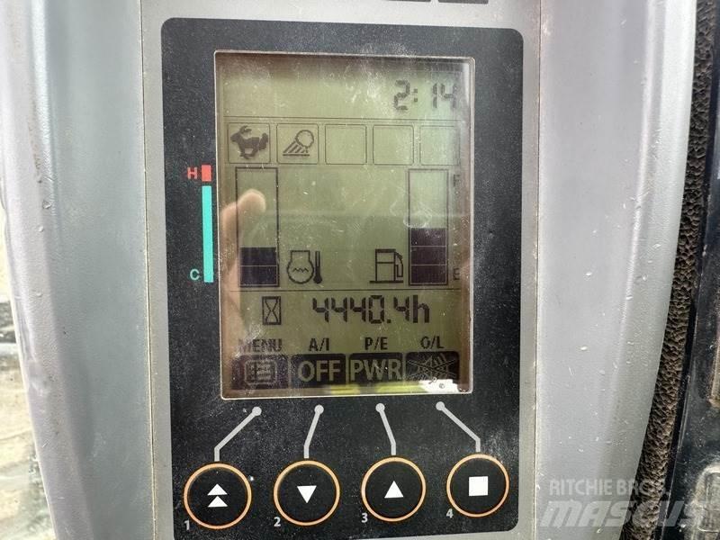 Hitachi ZX48U-6 중형굴삭기 7톤-28톤