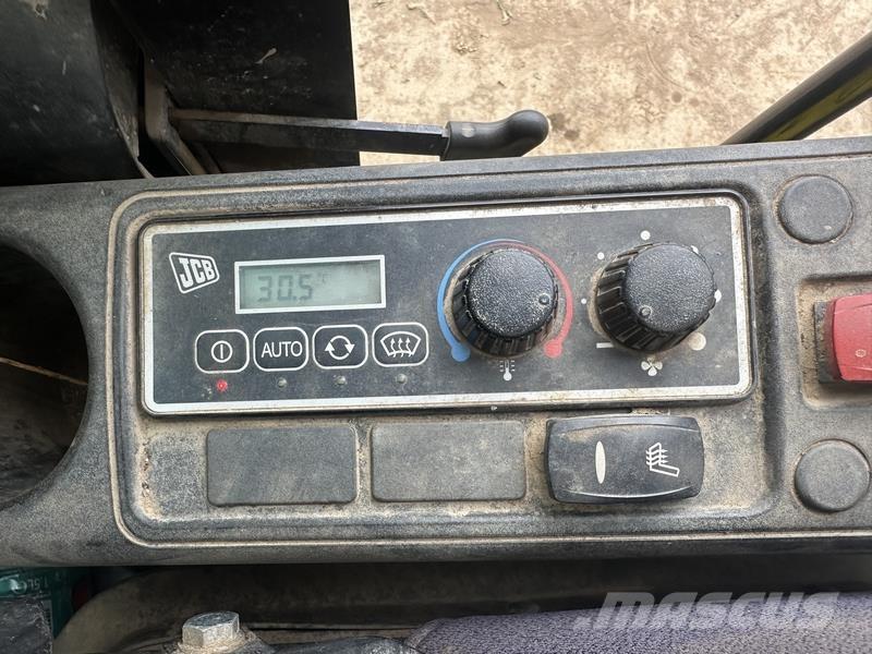 JCB JS130 대형 굴삭기 29톤 이상