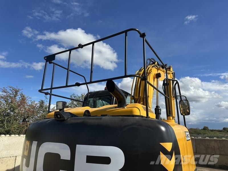 JCB JS131 LC 대형 굴삭기 29톤 이상