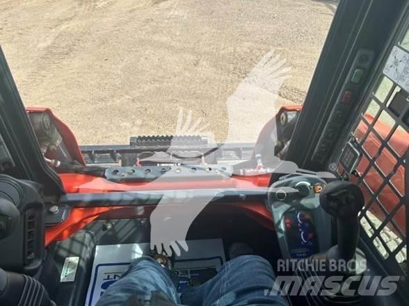 Kubota SSV75  스키드로더