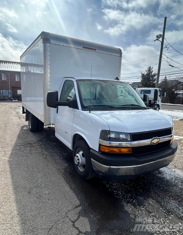 Chevrolet 3500 탑차 트럭