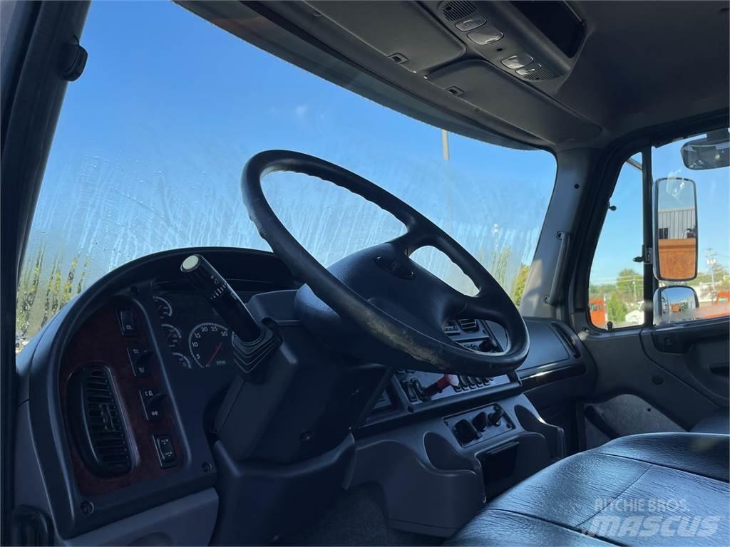 Freightliner 114SD 새시 운전실 트럭