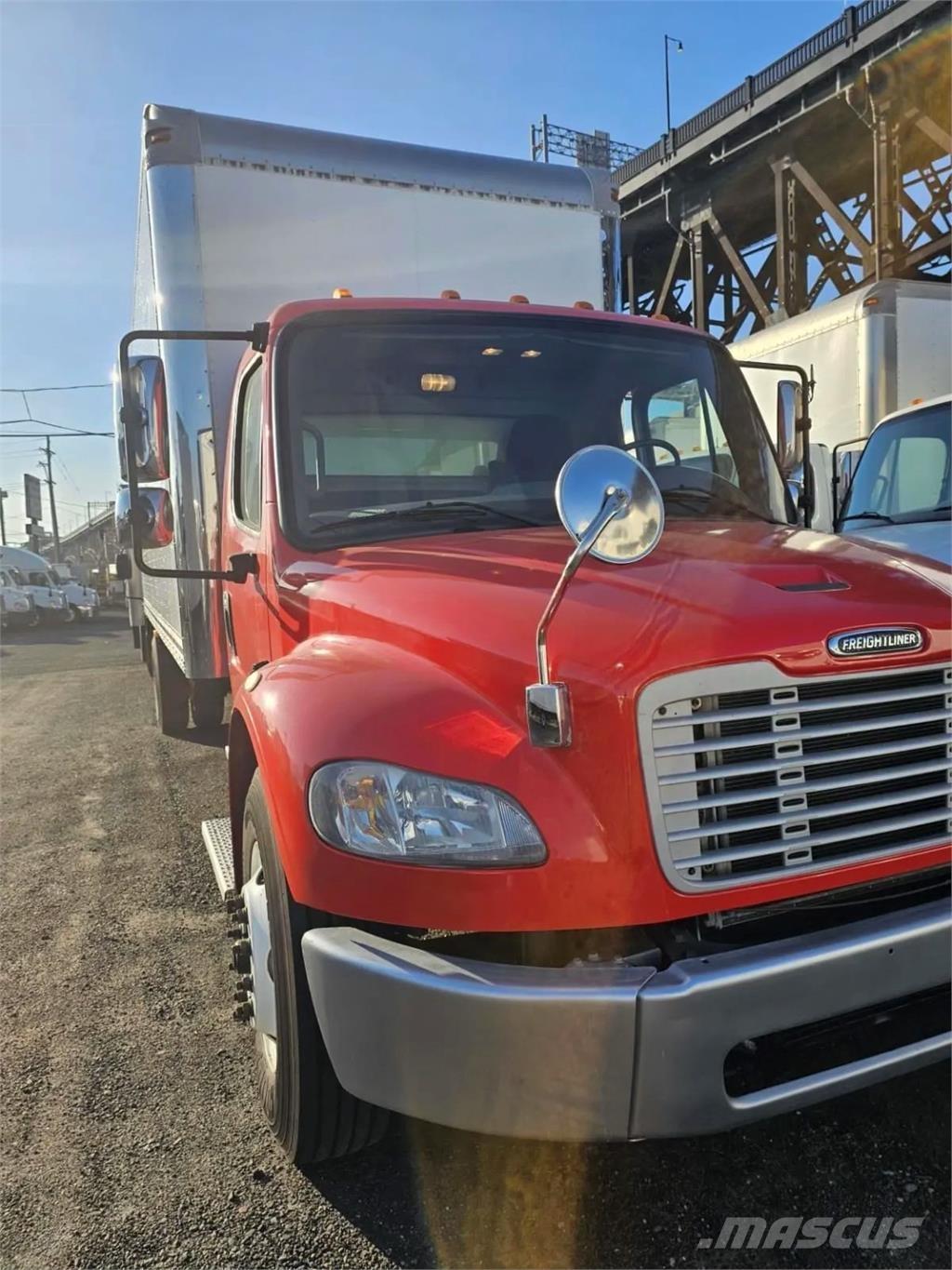 Freightliner M2 탑차 트럭