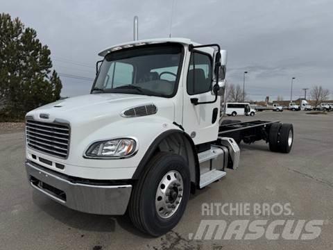Freightliner M2 106 트랙터 유닛